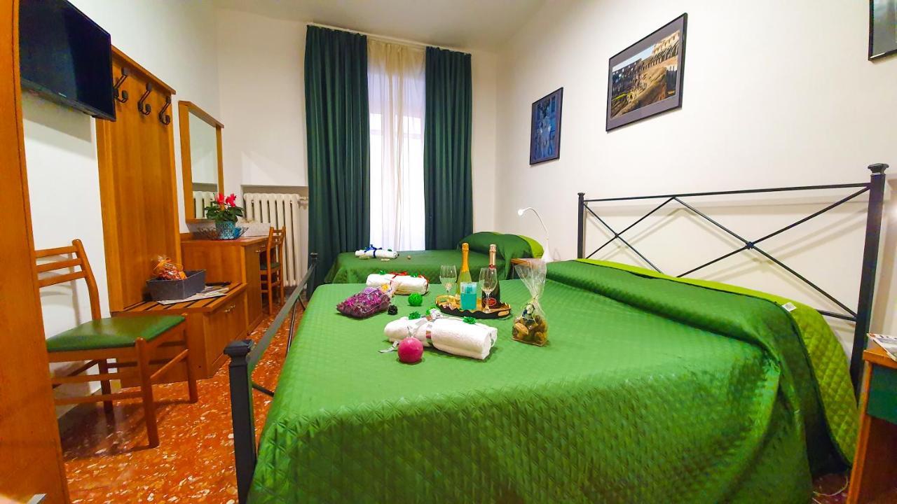罗马 A Casa Simpatia - A Richiesta Parcheggio Gratuito !酒店 外观 照片
