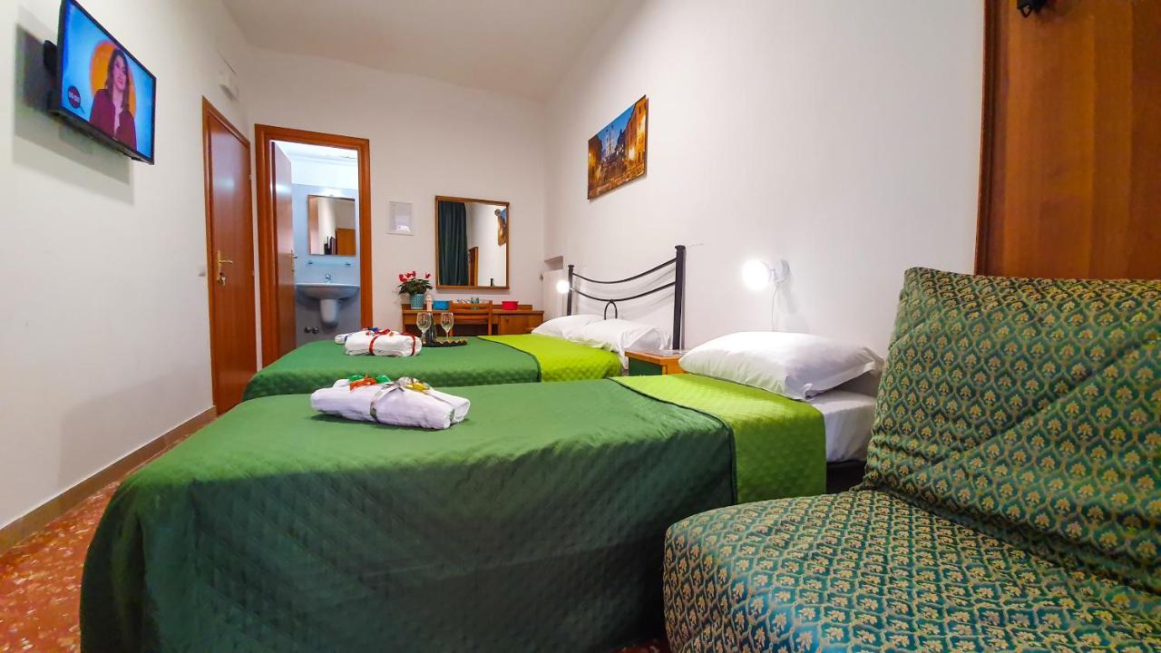 罗马 A Casa Simpatia - A Richiesta Parcheggio Gratuito !酒店 外观 照片
