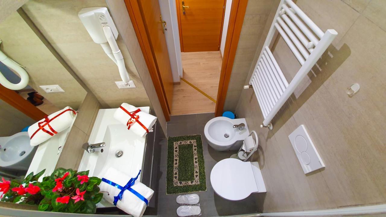 罗马 A Casa Simpatia - A Richiesta Parcheggio Gratuito !酒店 外观 照片