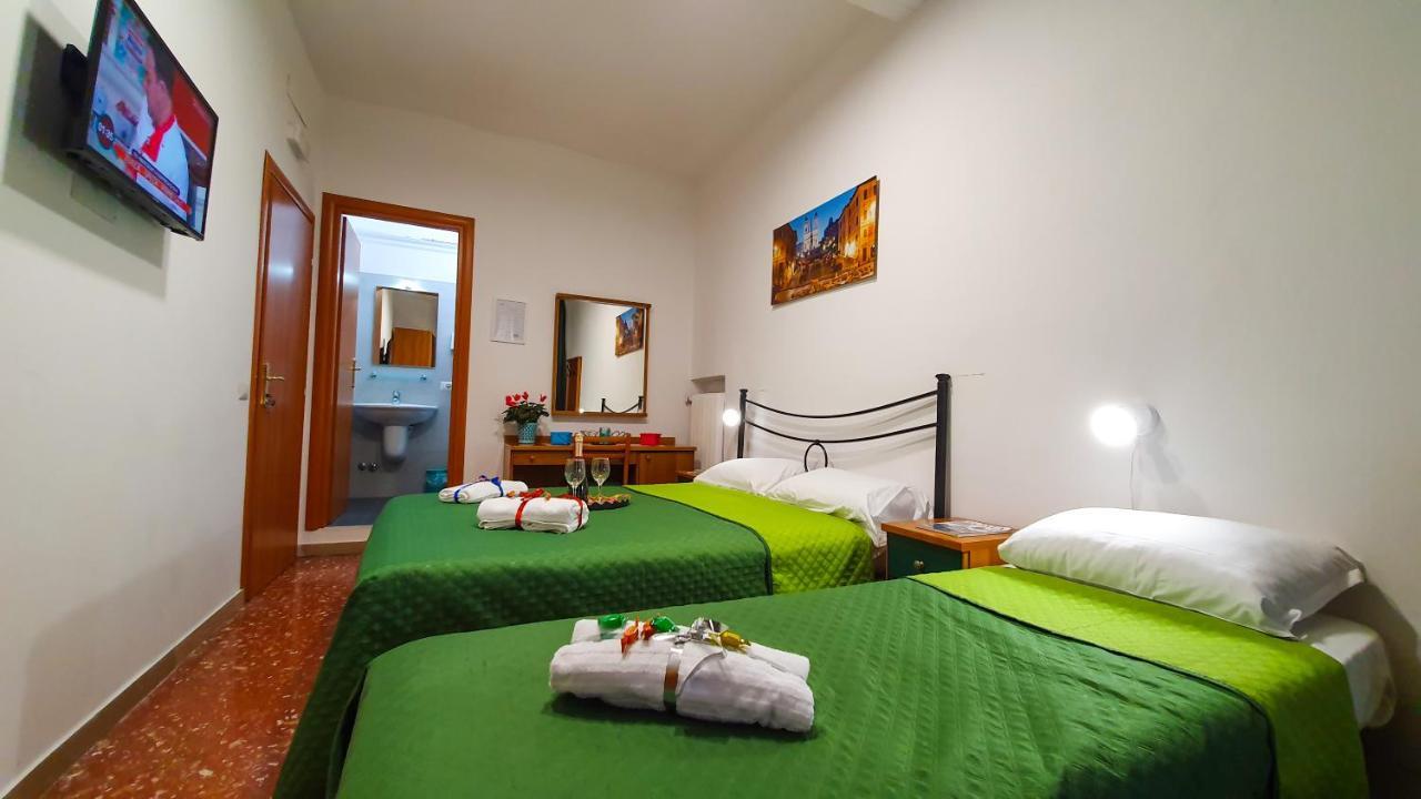 罗马 A Casa Simpatia - A Richiesta Parcheggio Gratuito !酒店 外观 照片