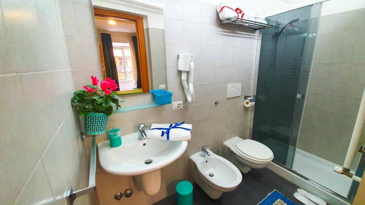 罗马 A Casa Simpatia - A Richiesta Parcheggio Gratuito !酒店 外观 照片